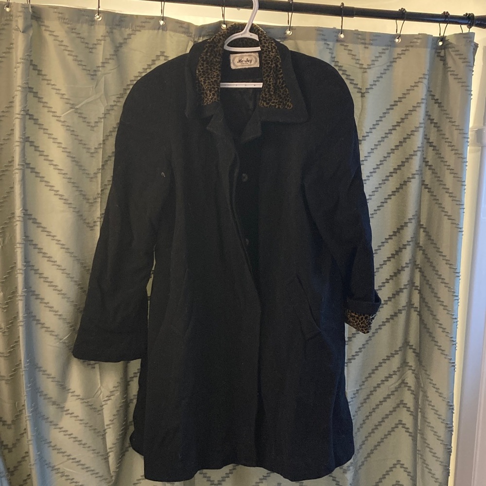 Chic Long Black Wool Coat with Leopard Accents